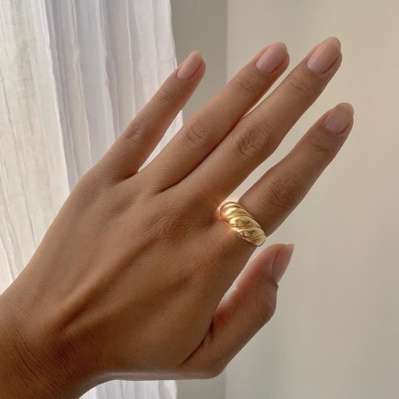 Croissant Shaped Gold Ring - Picture 2 of 5